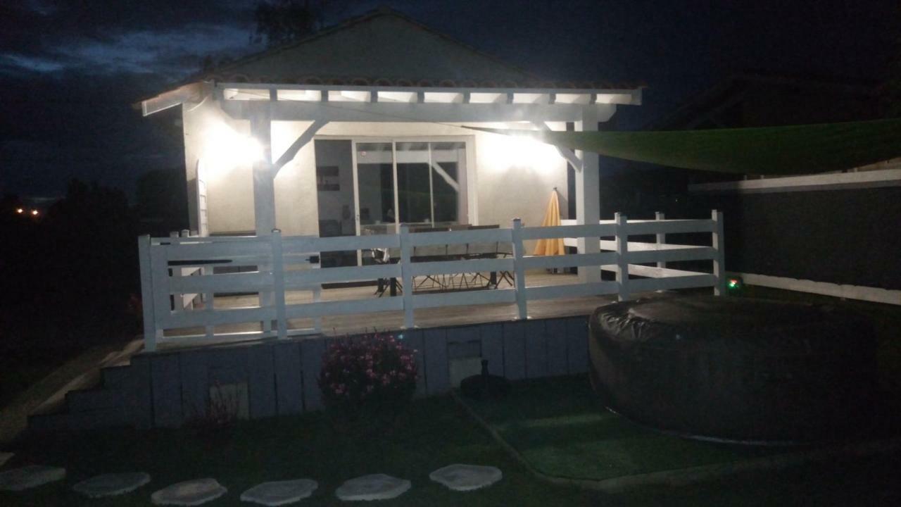 Villa La Rivière Pujols  Esterno foto