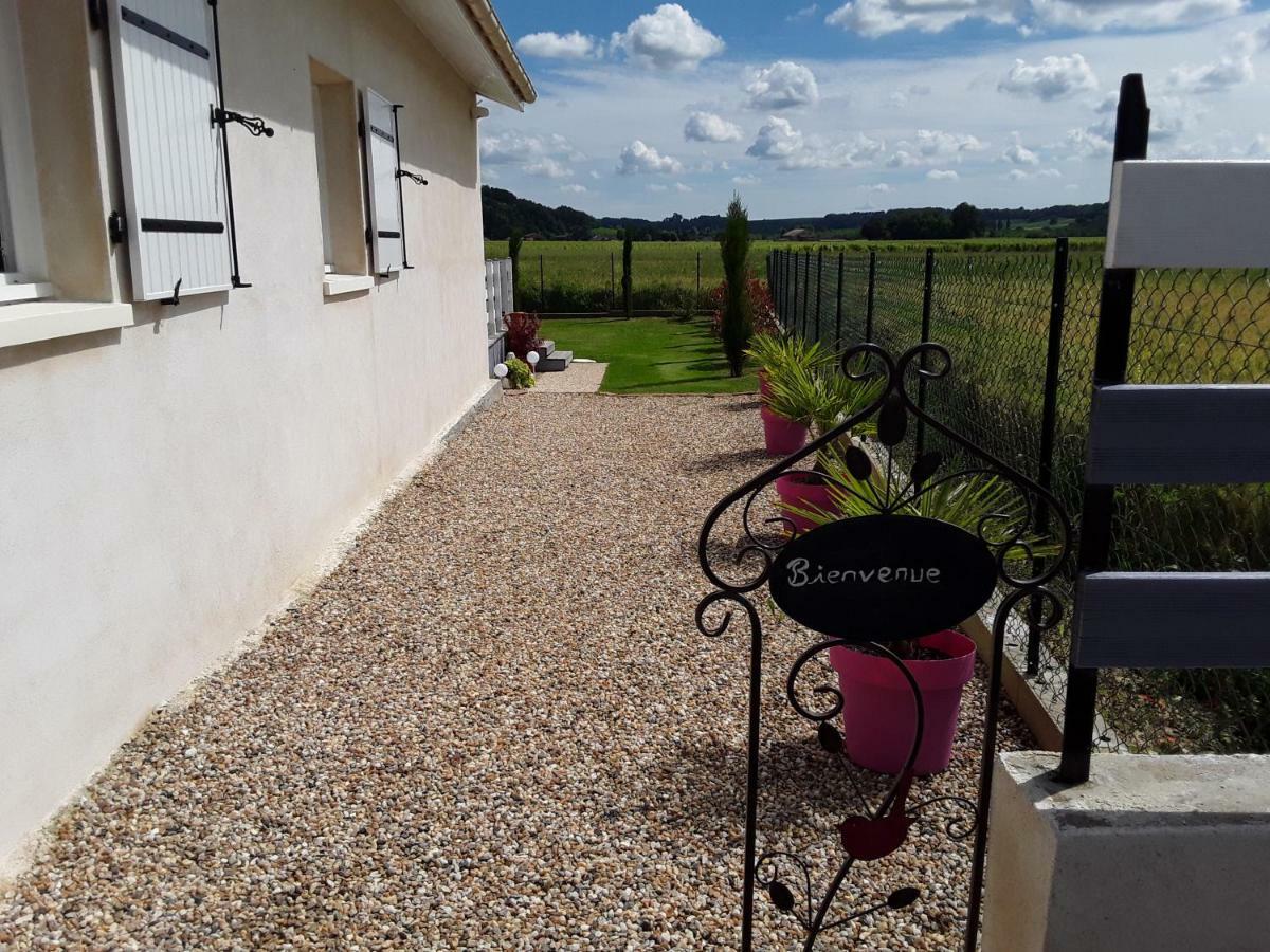 Villa La Rivière Pujols  Esterno foto