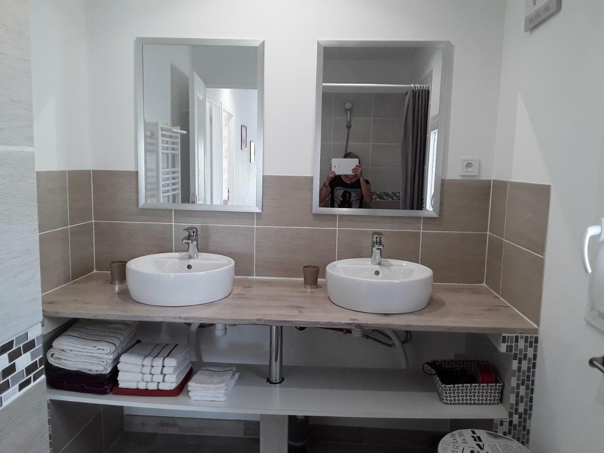 Villa La Rivière Pujols  Esterno foto